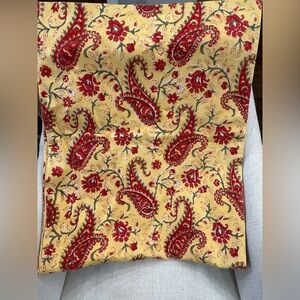 Pottery Barn French Country Paisley Table Runner Gold Red Multicolor 18 x 90”